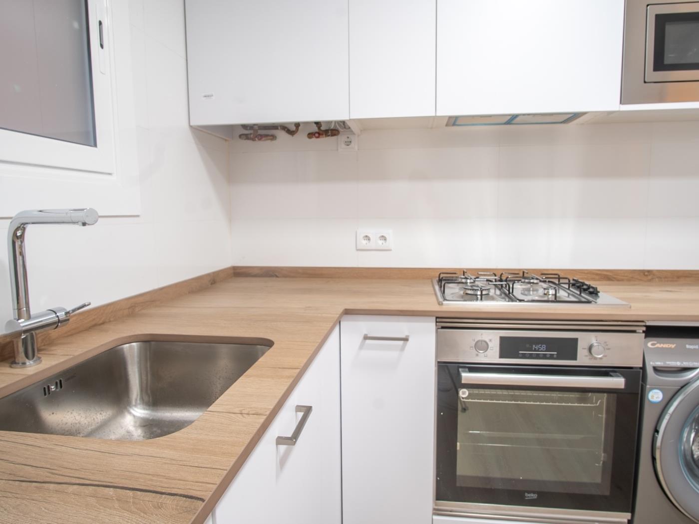 Fully Renovated 3-Bedroom Apartment near La Sagrera - My Space Barcelona Apartments